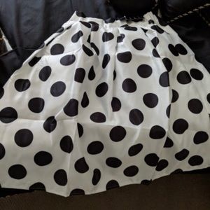 Polka dot white and black skirt